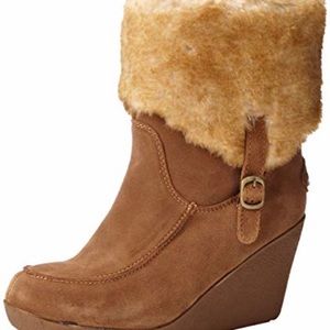 Bearpaw wedge boots